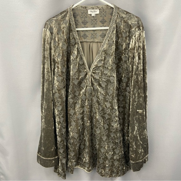 Angel Heart Boutique Heavily Embroidered Gray Velvet Popover Tunic Top Size 3X - Picture 1 of 9